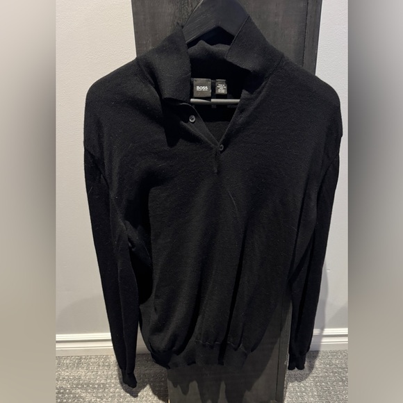Hugo Boss
Medium
Black
Wool Polo - Picture 1 of 1